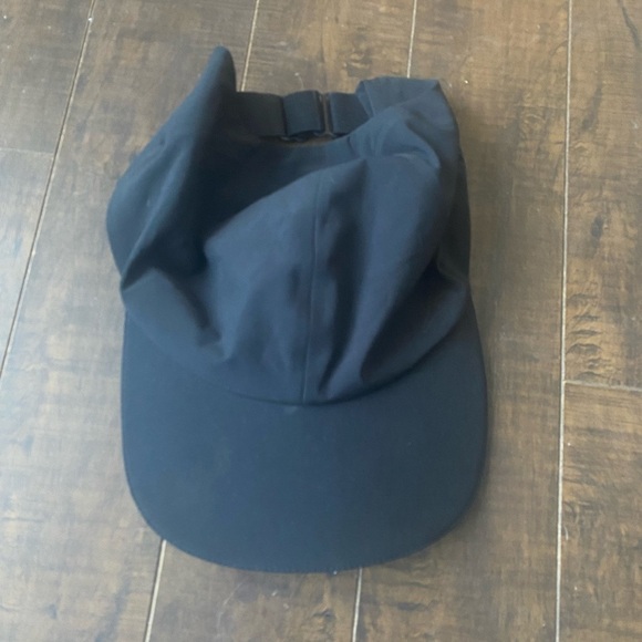 Lululemon Fast and Free Black Running hat - Picture 4 of 11
